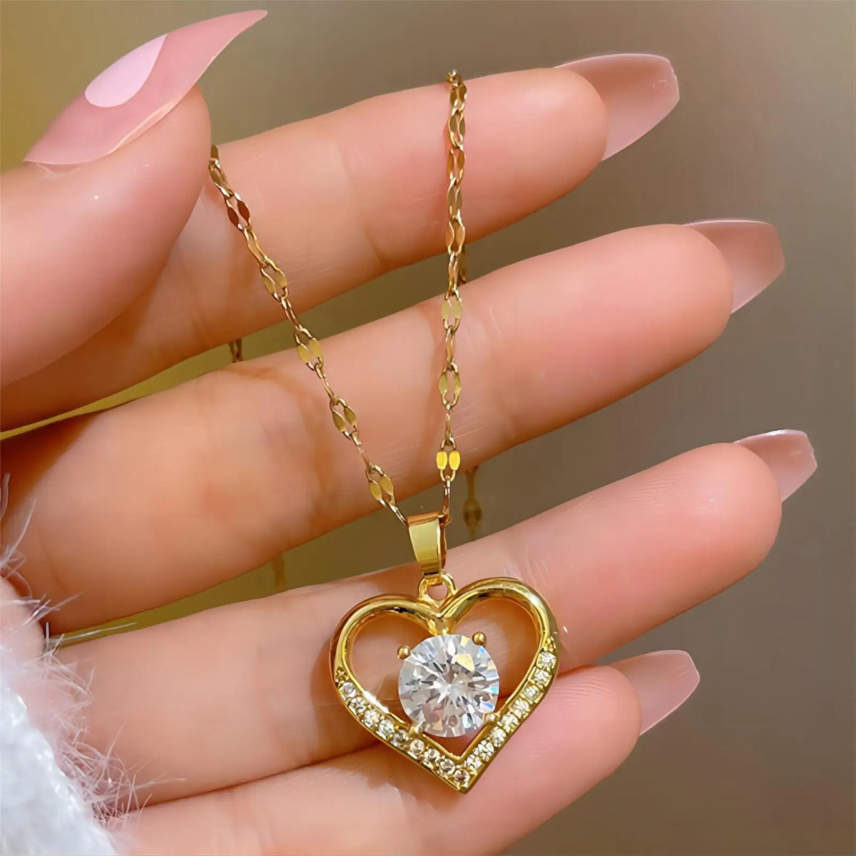 Collar Corazón Zirconia Dorado