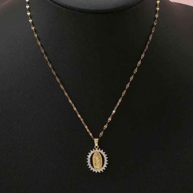 Collar de Virgen Milagrosa Zirconia