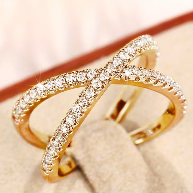 Anillo Cruz de zirconia entrelazada