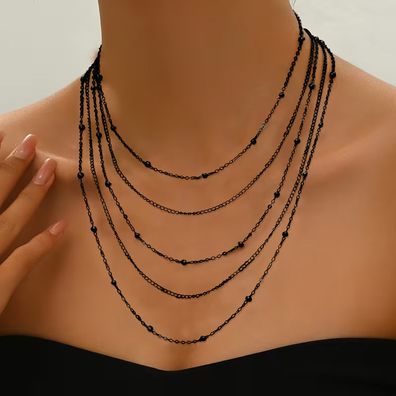 Collar Cadena Multicapa con Borlas