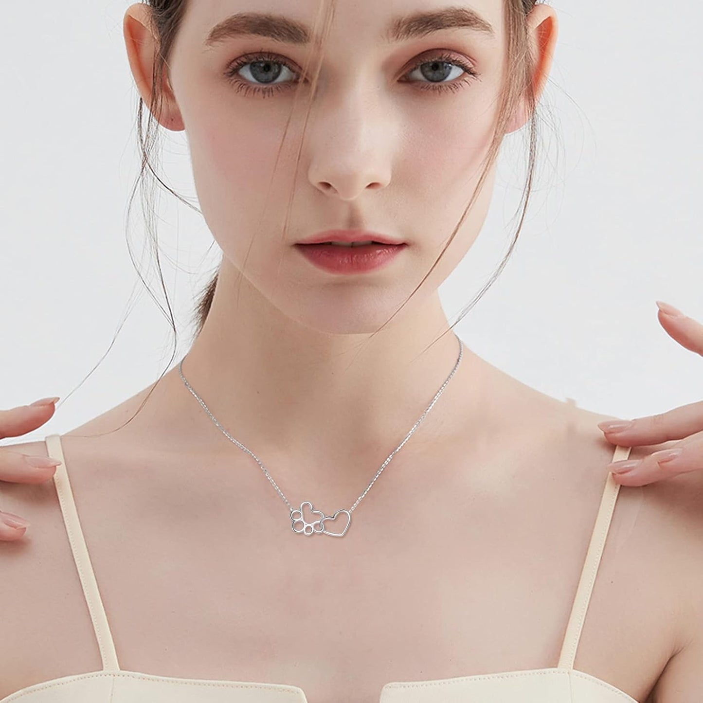 Collar de Huella de Pata en Plata de Ley