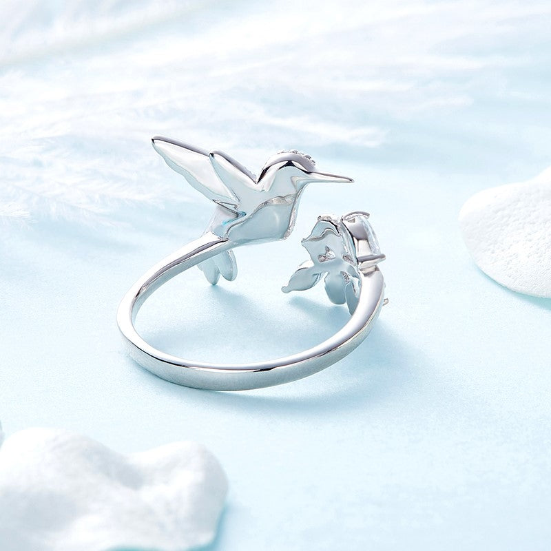 Anillo Ajustable Brillante de Colibrí con Diamante de Estras