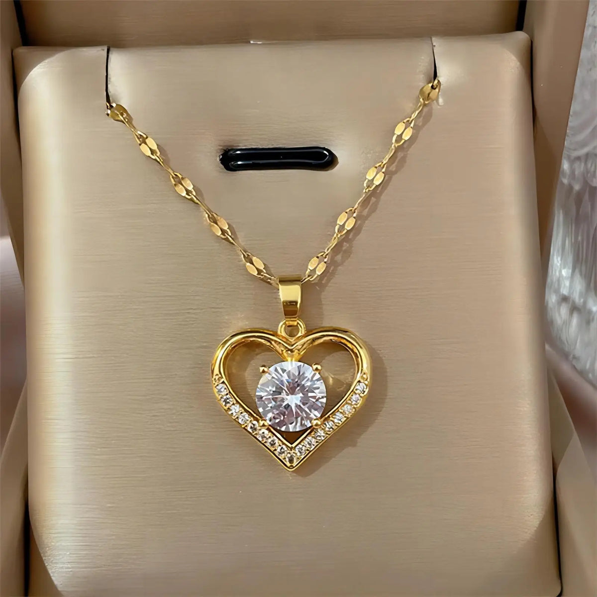Collar Corazón Zirconia Dorado
