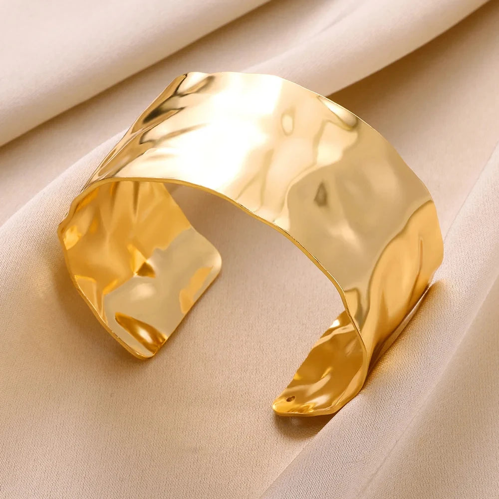 Brazalete Martelé Dorado Boho