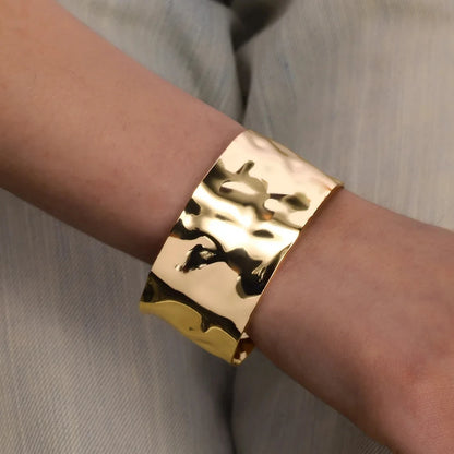 Brazalete Martelé Dorado Boho