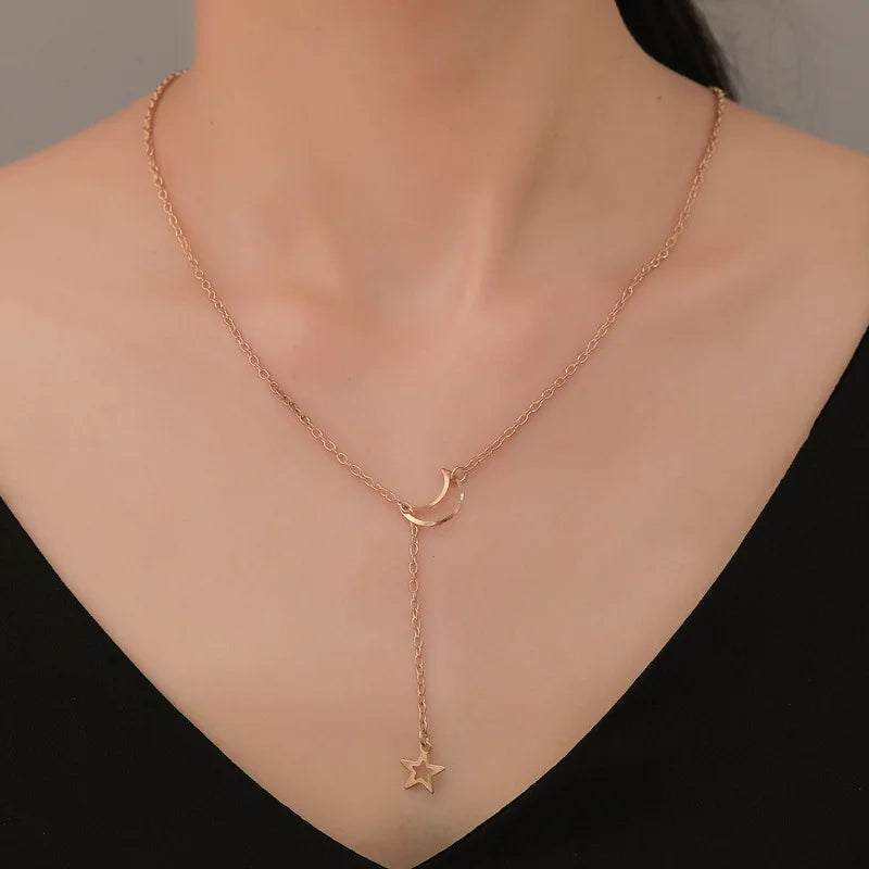 Collar Luna y Estrella Celestial Dorado
