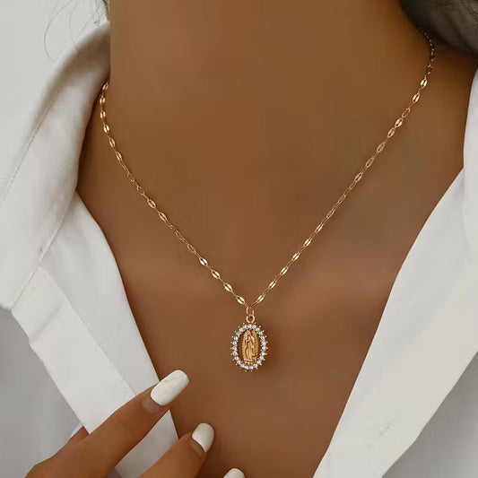 Collar Virgen María con diamantina vintage