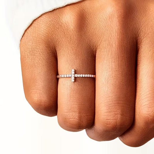 Anillo Cruz de zirconia minimalista
