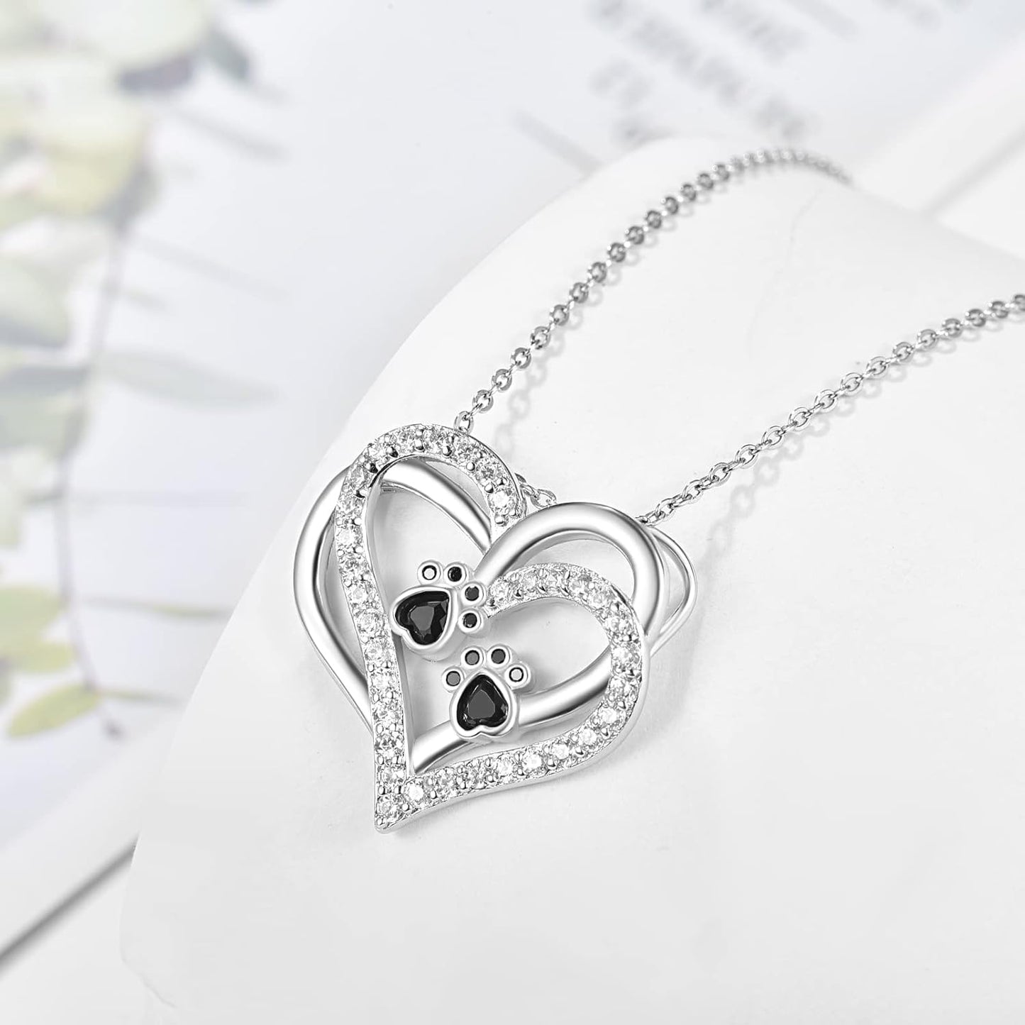Collar de Corazón de Pata de Perro con Zirconia