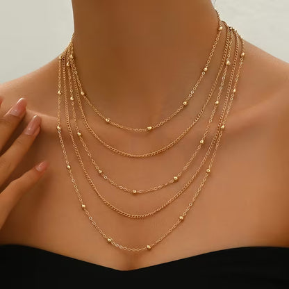Collar Cadena Multicapa con Borlas