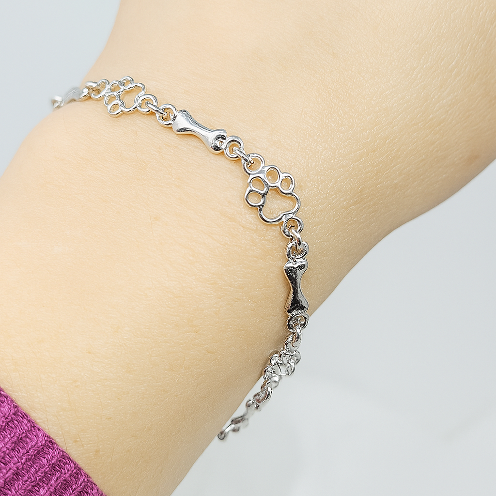 Pulsera de Brazaletes de Pata de Perro y Hueso en Plata Pura