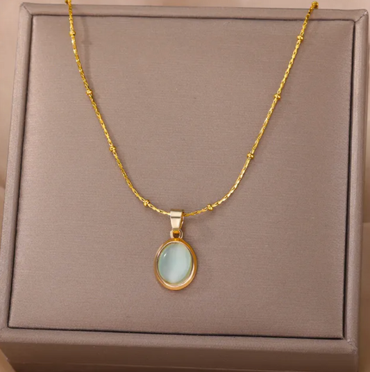 Collar de estilo cuarzo chapado en oro de 18 quilates