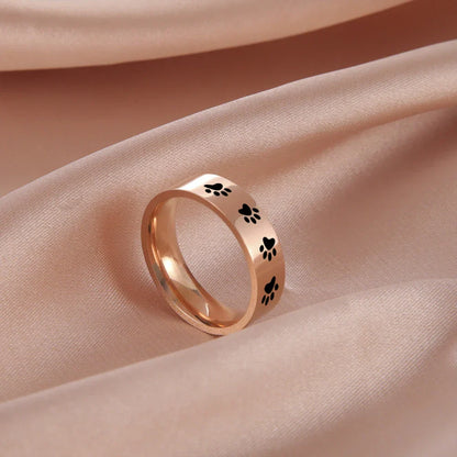 Anillo de Huella de Pata Hecho a Mano en Acero Inoxidable