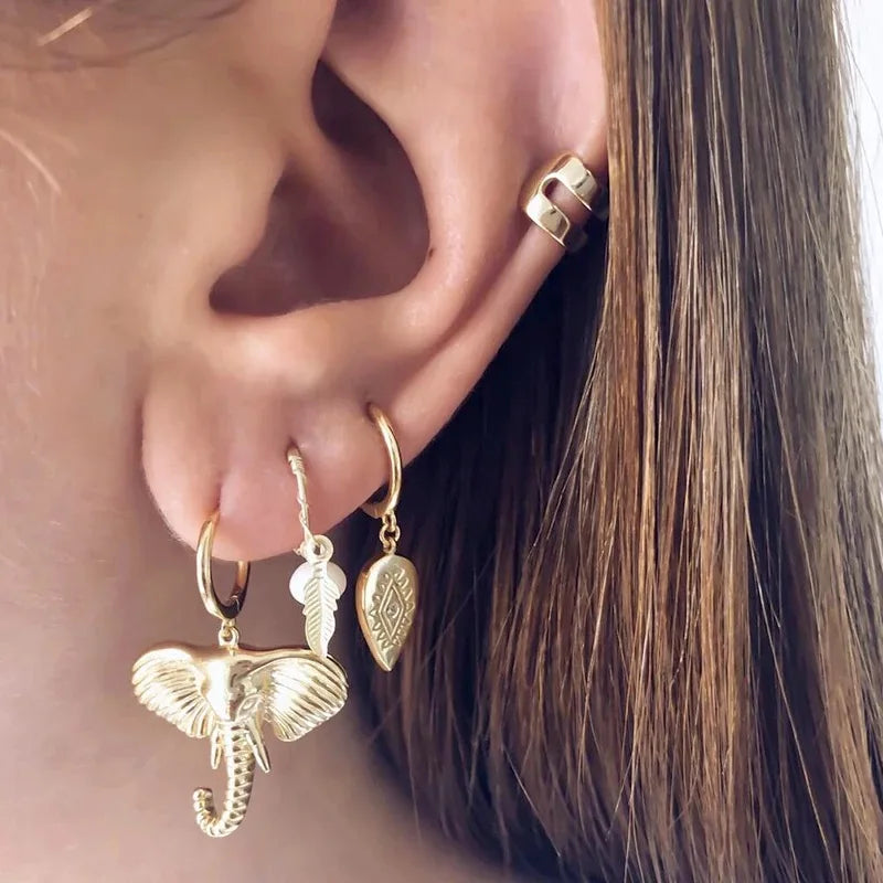 Pendientes de Aro con Dije de Elefante