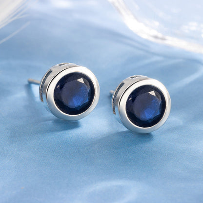 Pendientes de espiga de zafiro con bezel | Oro Blanco