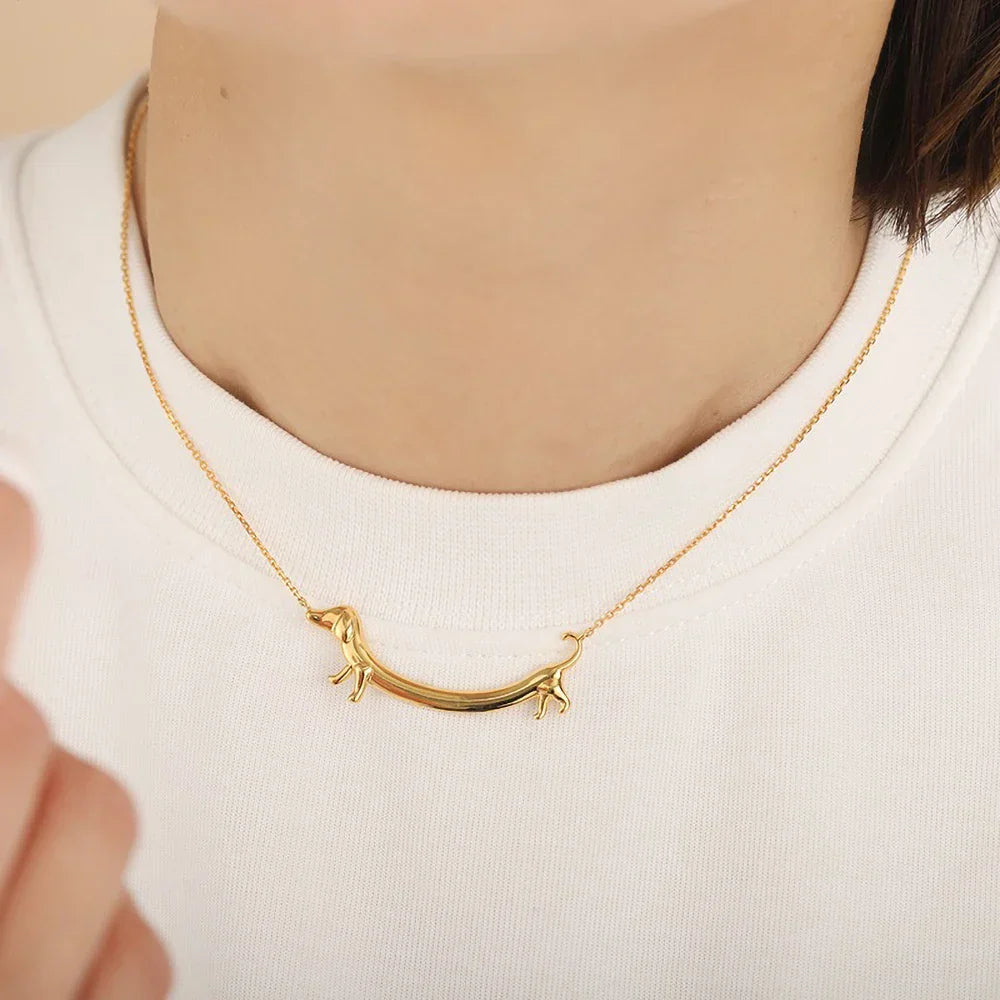 Collar de Dachshund en Tonos Dorados