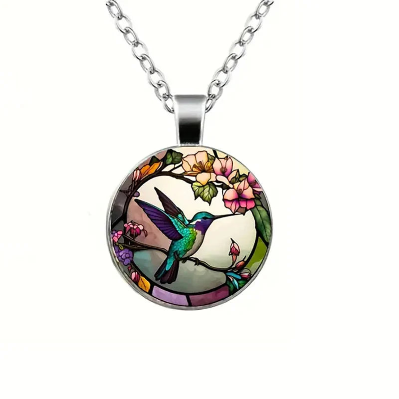 Collar de Colibrí en Cúpula de Cristal