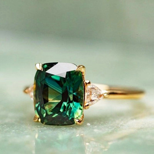 Anillo Vintage de Esmeralda Elegante en Forma Cuadrada