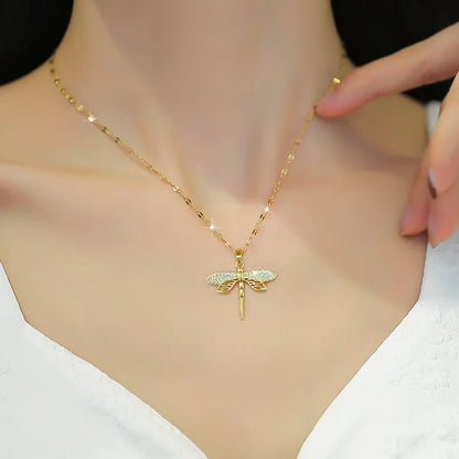 Collar de Libélula de Cristal