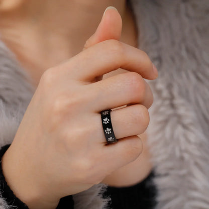 Anillo de Huella de Pata Hecho a Mano en Acero Inoxidable