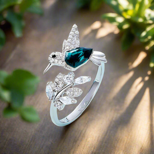 Anillo Ajustable Brillante de Colibrí con Diamante de Estras