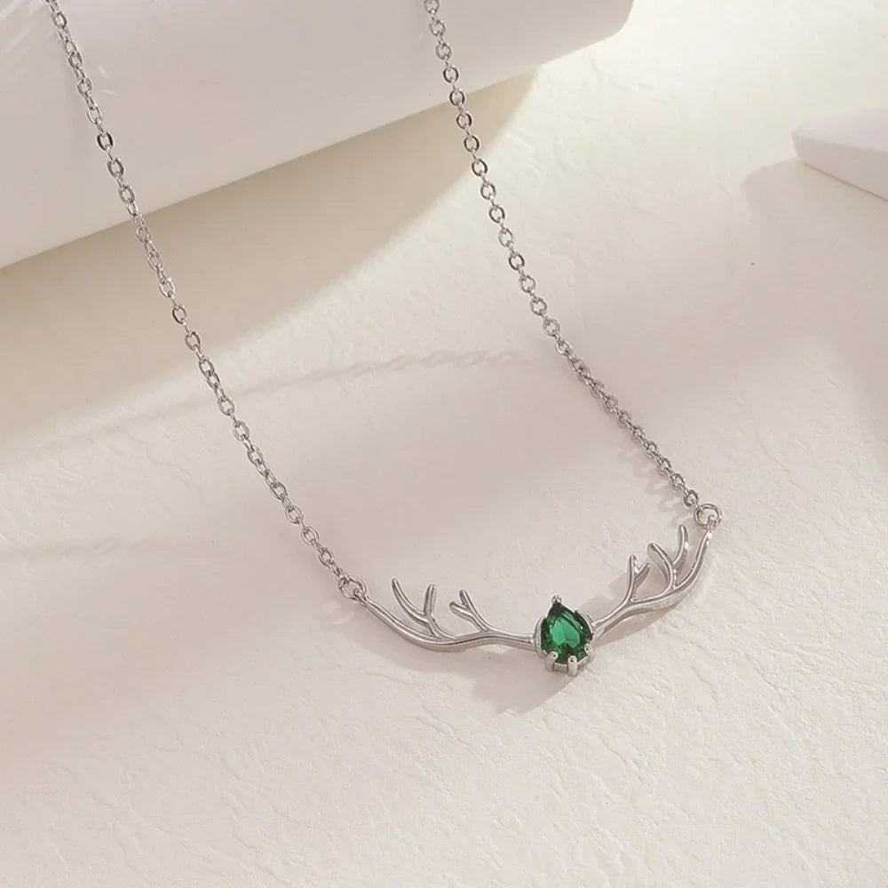 Collar de Asta de Venado con Dije de Corazón Delicado