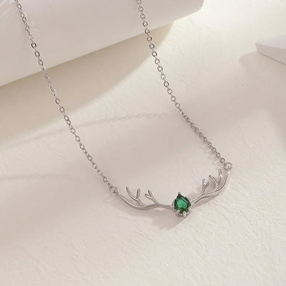 Collar de Asta de Venado con Dije de Corazón Delicado