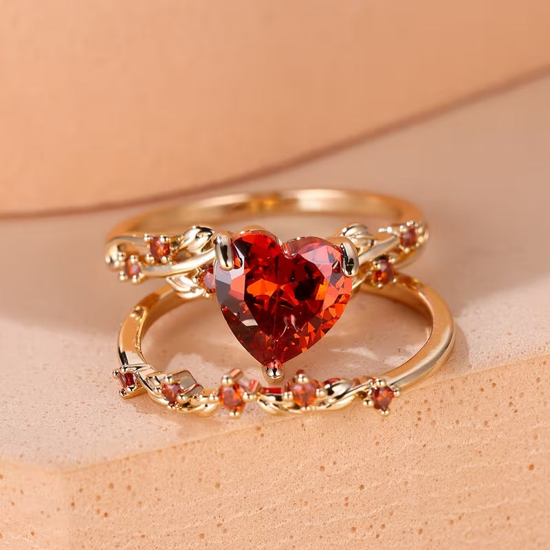 Set de Anillos Acento Corazón Vid Roja | Oro