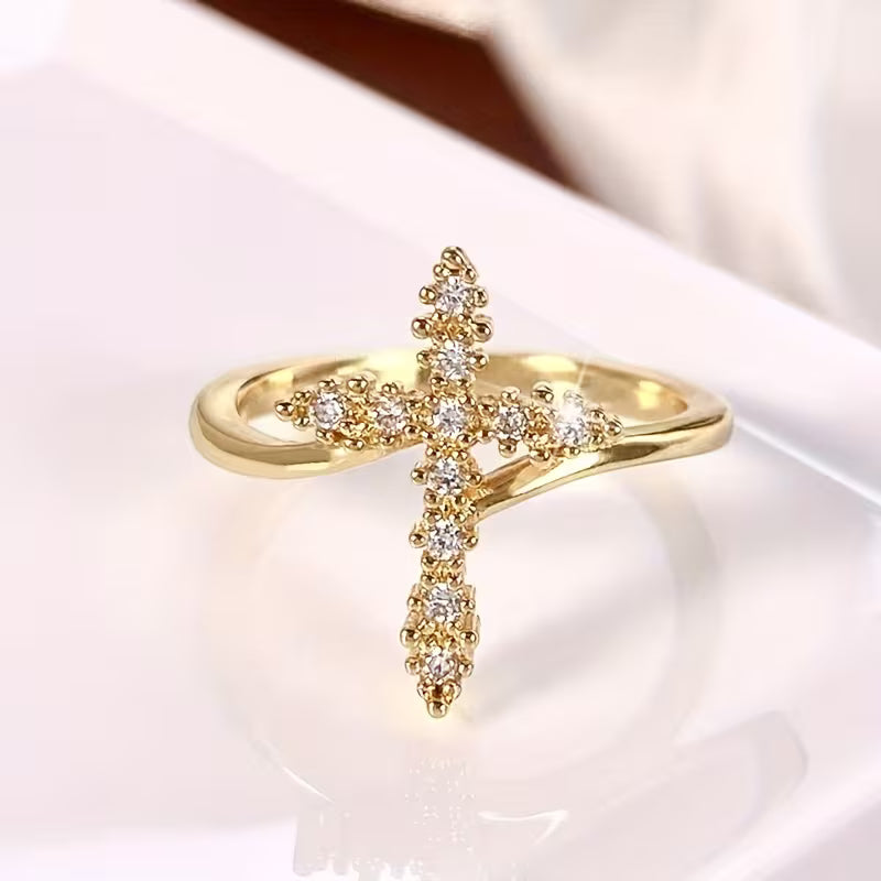 Anillo Cruz de zirconia minimalista