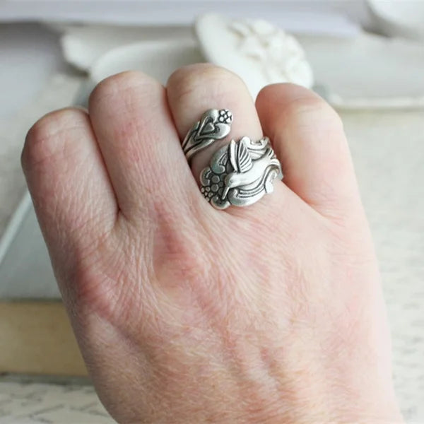Anillo de Flor de Colibrí