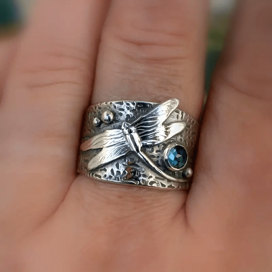Anillo Vintage de Libélula de Cristal Azul en Plata