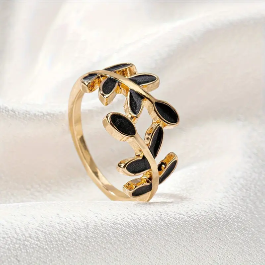 Anillo de Hoja Negra en Oro